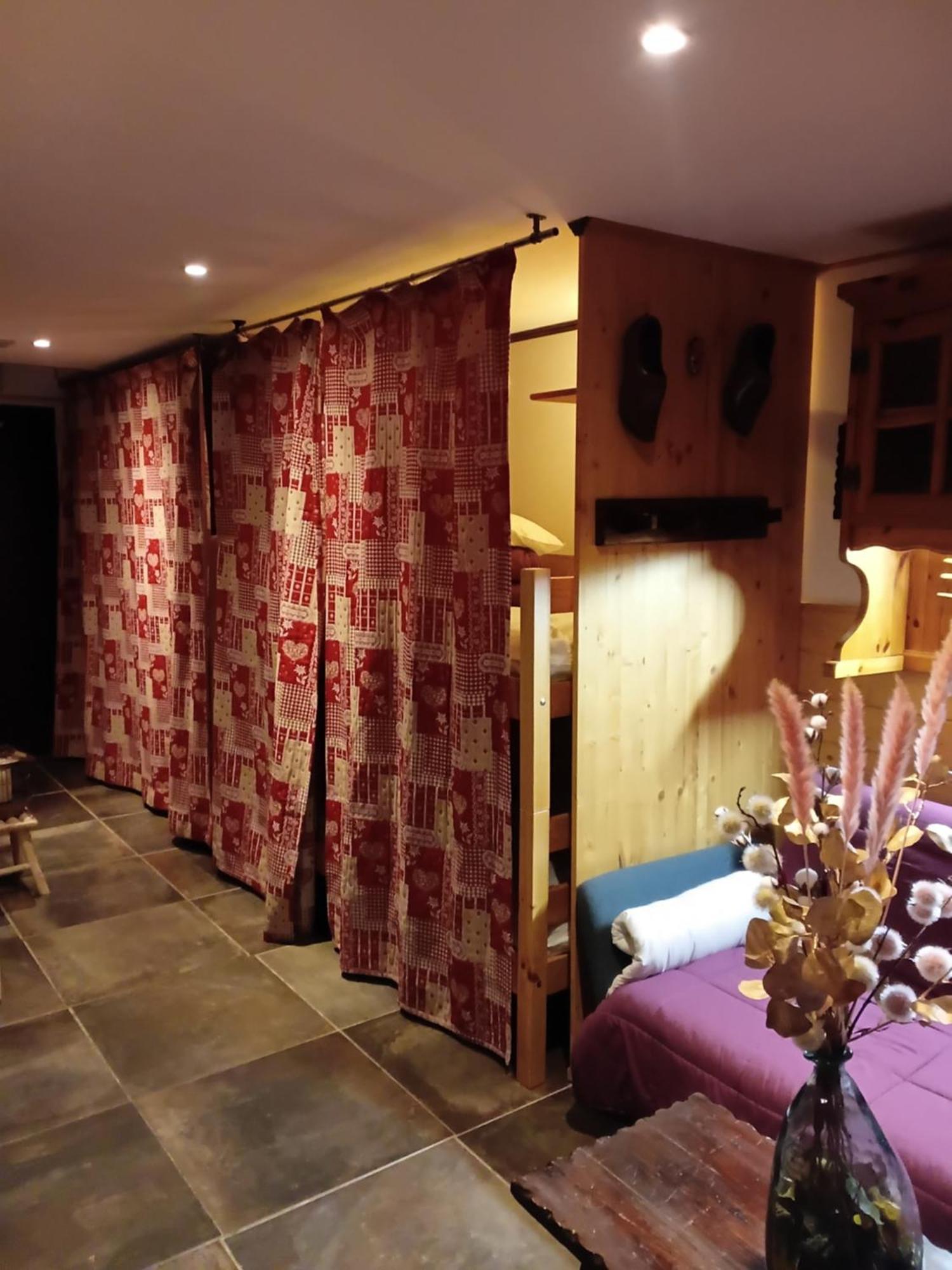 Les Neves Apartment วัลโตรองส์ ภายนอก รูปภาพ